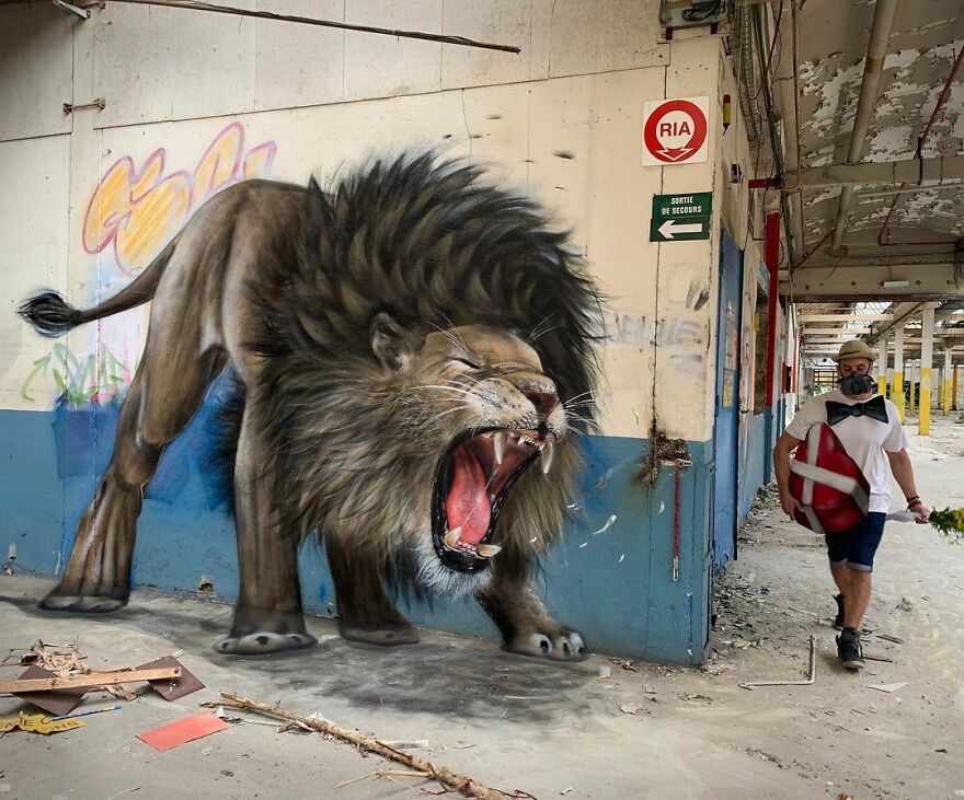 huge Lion painted in 3d by scaf