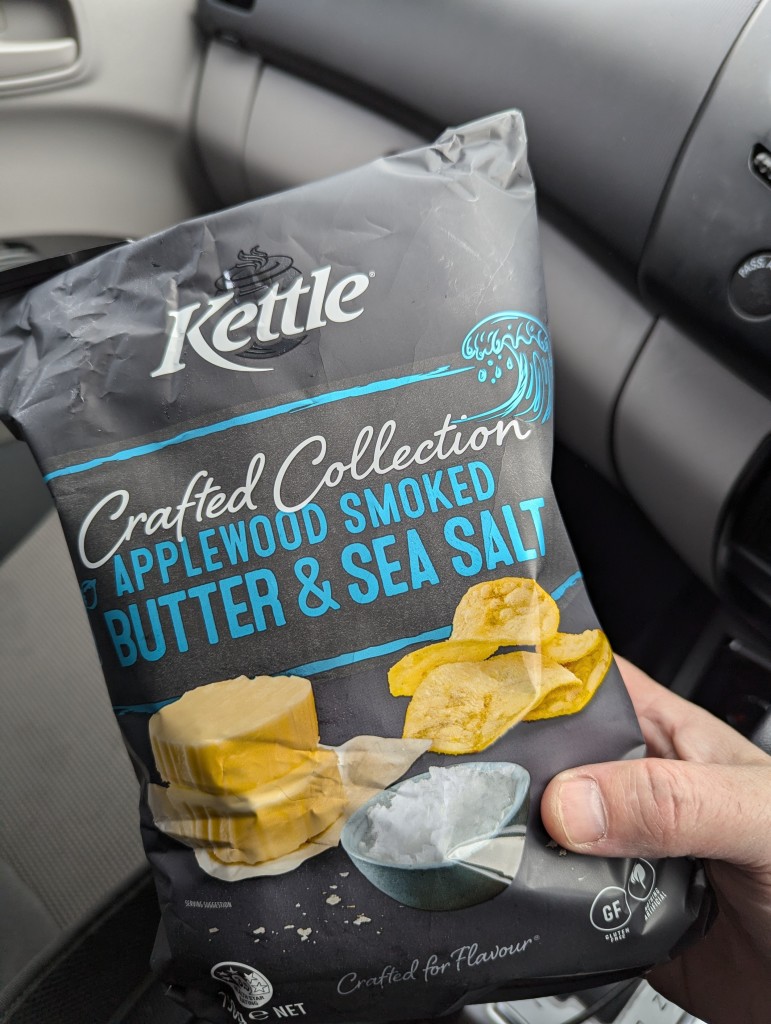 Kettle "crafted collection" applewood smoked butter & sea salt potato chips 