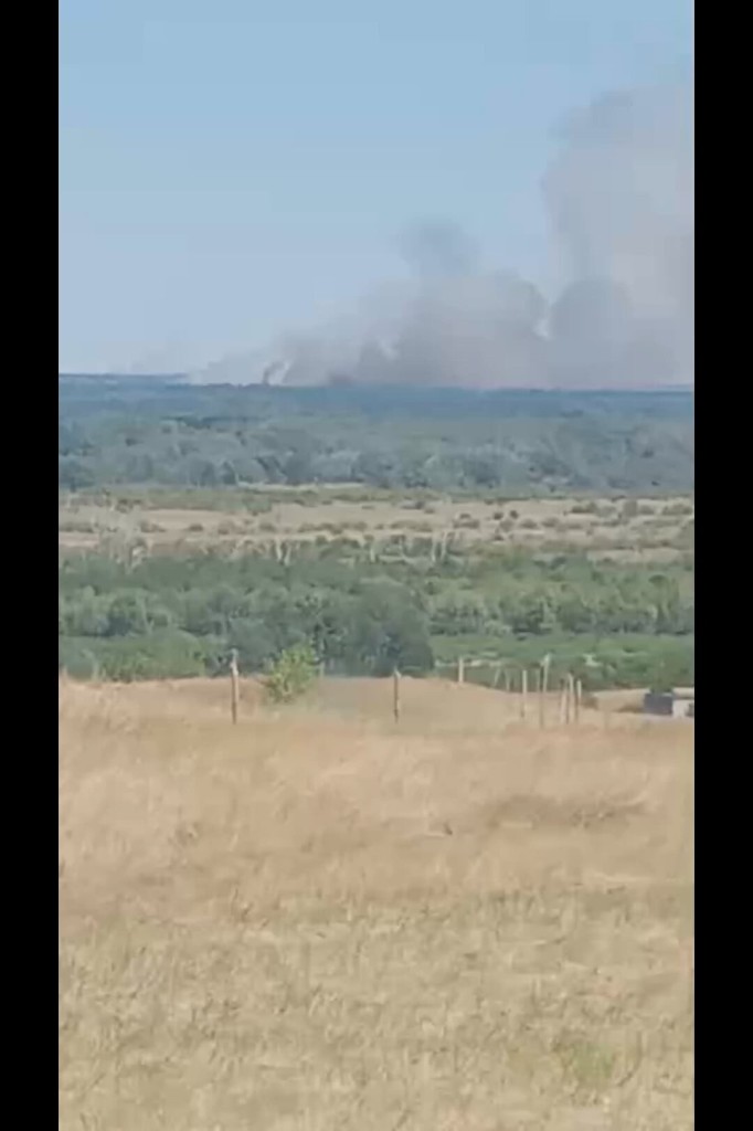 "A Su-34 military aircraft crashed in the Volgograd region The incident, as reported by the Russian Ministry of Defense, occurred during a scheduled training flight in the Serafimovichevsky district. The crew ejected, there is no threat to the lives of the pilots."-Crimea Realities telegram channel