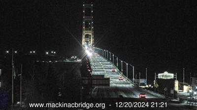 Northeastern view of the Mackinac Bridge traversing the Straits of Mackinac. // Image captured at: 2024-12-21 02:21:44 UTC (about 11 min. prior to this post) // Current Temp in Mackinaw City: 20.61 F | -6.33 C // Precip: light snow // Wind: NW at 11.498 mph | 18.50 kph // Humidity: 82%