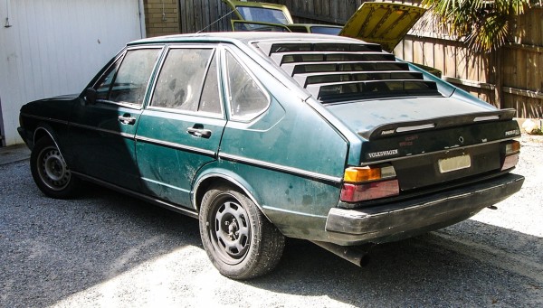 VW Passat in British Racing Green looking sickly