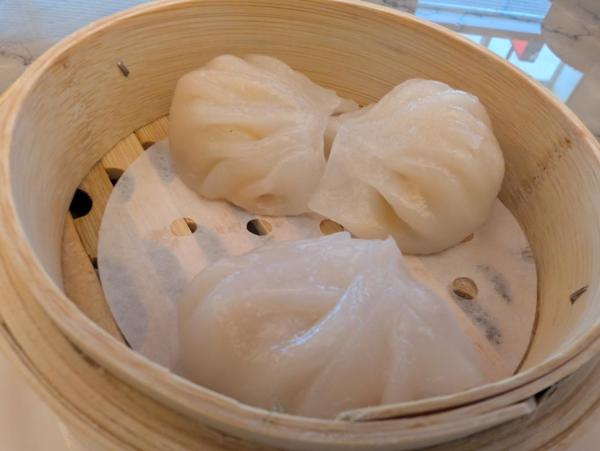 King prawn dumpling in a bamboo basket