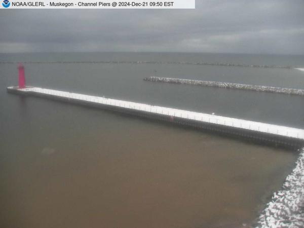 View of Muskegon Channel piers jutting out into Lake Michigan. // Image captured at: 2024-12-21 14:50:01 UTC (about 13 min. prior to this post) // Current Temp in Muskegon: 24.08 F | -4.40 C // Precip: overcast clouds // Wind: NE at 4.004 mph | 6.44 kph // Humidity: 70%