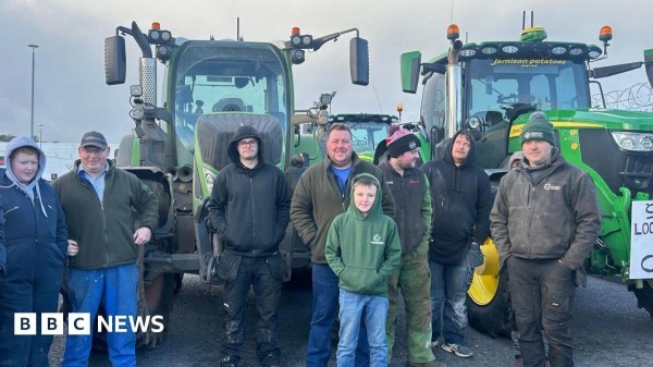 Farmers protest over Asda's 'exclusion of NI produce'