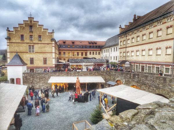 Historische Schlossweihnacht, Blick auf den Schlosshof.