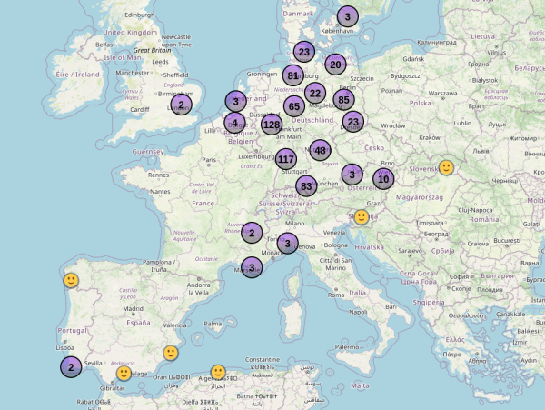 Captura de pantalla de la web de Fedikarte mostrando la localización de usuaries del fediverso sobre un mapa de OpenStreetMap.