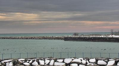 One of various views of Lake Michigan from the Port Washington Harbor. // Image captured at: 2024-12-22 18:21:00 UTC (about 12 min. prior to this post) // Current Temp in Port Washington: 27.25 F | -2.64 C // Precip: overcast clouds // Wind: S at 13.131 mph | 21.13 kph // Humidity: 62%