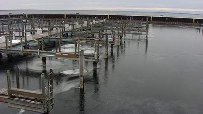 Rotating view around Menominee Marina on Lake Michigan. // Image captured at: 2024-12-22 20:45:42 UTC (about 17 min. prior to this post) // Current Temp in Menominee: 28.51 F | -1.94 C // Precip: overcast clouds // Wind: S at 9.216 mph | 14.83 kph // Humidity: 50%