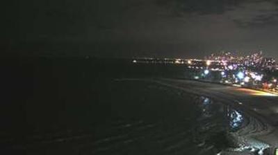 Webcam perched high overlooking Edgewater Beach in Evanston. Chicago skyline visible in the distance. // Image captured at: 2024-12-23 00:19:01 UTC (about 14 min. prior to this post) // Current Temp in Evanston: 32.41 F | .23 C // Precip: overcast clouds // Wind: S at 8.992 mph | 14.47 kph // Humidity: 76%