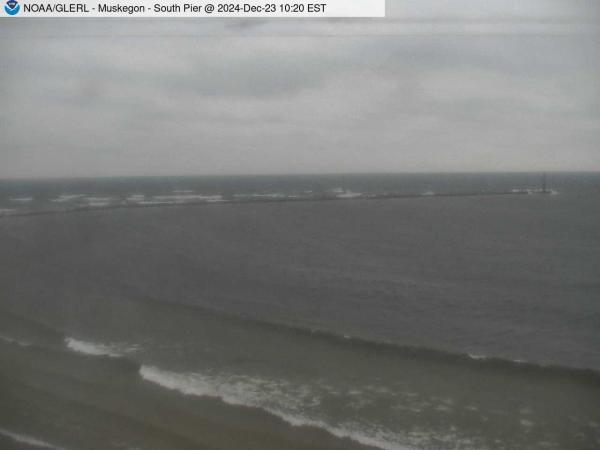 Wide view of the Muskegon channel southern breakwater stretching into Lake Michigan. // Image captured at: 2024-12-23 15:20:01 UTC (about 13 min. prior to this post) // Current Temp in Muskegon: 35.74 F | 2.08 C // Precip: overcast clouds // Wind: SE at 10.357 mph | 16.66 kph // Humidity: 76%