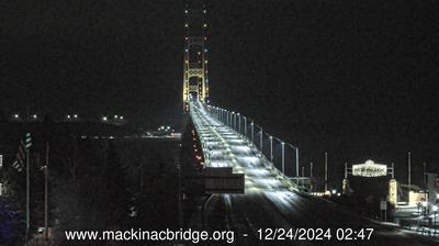 Northeastern view of the Mackinac Bridge traversing the Straits of Mackinac. // Image captured at: 2024-12-24 07:48:03 UTC (about 15 min. prior to this post) // Current Temp in Mackinaw City: 30.40 F | -.89 C // Precip: clear sky // Wind: N at 11.431 mph | 18.39 kph // Humidity: 99%