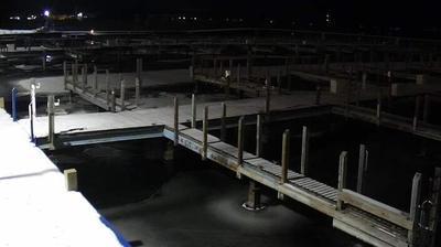 Rotating view around Menominee Marina on Lake Michigan. // Image captured at: 2024-12-24 08:48:05 UTC (about 15 min. prior to this post) // Current Temp in Menominee: 26.71 F | -2.94 C // Precip: overcast clouds // Wind: NNW at 4.608 mph | 7.41 kph // Humidity: 80%