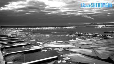 Rotating view of Harbor Center Marina along Lake Michigan. // Image captured at: 2024-12-25 13:39:12 UTC (about 25 min. prior to this post) // Current Temp in Sheboygan: 19.12 F | -7.16 C // Precip: broken clouds // Wind: W at 1.006 mph | 1.62 kph // Humidity: 88%