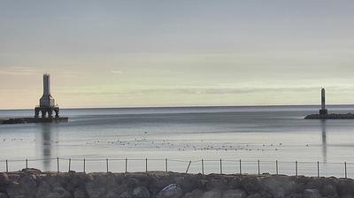 One of various views of Lake Michigan from the Port Washington Harbor. // Image captured at: 2024-12-25 16:21:15 UTC (about 11 min. prior to this post) // Current Temp in Port Washington: 27.23 F | -2.65 C // Precip: scattered clouds // Wind: NNE at 2.796 mph | 4.50 kph // Humidity: 78%