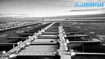 Rotating view of Harbor Center Marina along Lake Michigan. // Image captured at: 2024-12-25 21:11:17 UTC (about 21 min. prior to this post) // Current Temp in Sheboygan: 33.29 F | .72 C // Precip: clear sky // Wind: E at 1.990 mph | 3.20 kph // Humidity: 76%