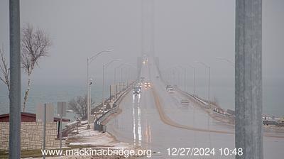 Southwestern view of the Mackinac Bridge traversing the Straits of Mackinac. // Image captured at: 2024-12-27 15:49:22 UTC (about 13 min. prior to this post) // Current Temp in St. Ignace: 37.79 F | 3.22 C // Precip: moderate rain // Wind: SSE at 13.802 mph | 22.21 kph // Humidity: 95%