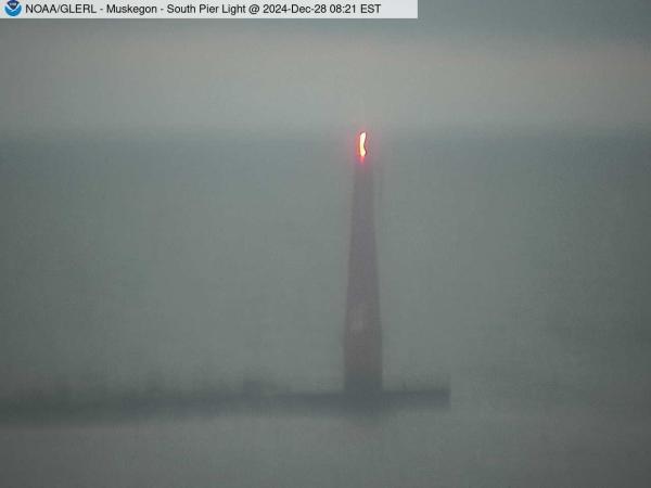 Telescopic view of the Muskegon Channel south Lighthouse. // Image captured at: 2024-12-28 13:21:01 UTC (about 12 min. prior to this post) // Current Temp in Muskegon: 47.30 F | 8.50 C // Precip: overcast clouds // Wind: SSW at 18.410 mph | 29.62 kph // Humidity: 94%