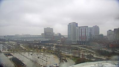 Rotating cam atop the SE corner of Soldier Field. // Image captured at: 2024-12-29 21:09:03 UTC (about 24 min. prior to this post) // Current Temp in Chicago: 41.16 F | 5.09 C // Precip: moderate rain // Wind: N at 13.802 mph | 22.21 kph // Humidity: 94%