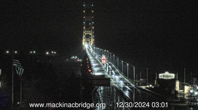 Northeastern view of the Mackinac Bridge traversing the Straits of Mackinac. // Image captured at: 2024-12-30 08:01:53 UTC (about 1 min. prior to this post) // Current Temp in Mackinaw City: 35.85 F | 2.14 C // Precip: light rain // Wind: NW at 12.661 mph | 20.37 kph // Humidity: 95%