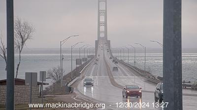 Southwestern view of the Mackinac Bridge traversing the Straits of Mackinac. // Image captured at: 2024-12-30 18:27:47 UTC (about 5 min. prior to this post) // Current Temp in St. Ignace: 36.33 F | 2.41 C // Precip: overcast clouds // Wind: W at 18.410 mph | 29.62 kph // Humidity: 95%