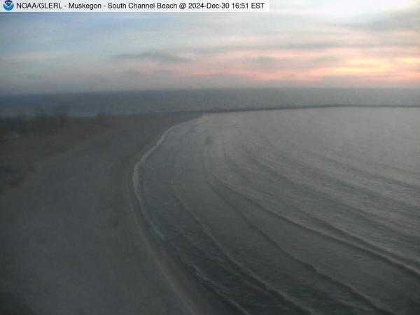 View above South Channel Beach in Muskegon as it meets Lake Michigan. // Image captured at: 2024-12-30 21:51:01 UTC (about 12 min. prior to this post) // Current Temp in Muskegon: 40.85 F | 4.92 C // Precip: scattered clouds // Wind: SSW at 5.010 mph | 8.06 kph // Humidity: 82%