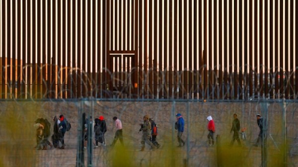 US-Mexico border shut down for asylum seekers, leaving migrants in limbo