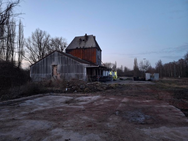 Brandruine hinterm Schötmaraner Bahnhof in Bad Salzuflen